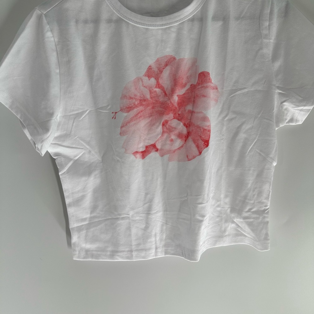 Source Unknown White Crop Top with Pink Floral Design